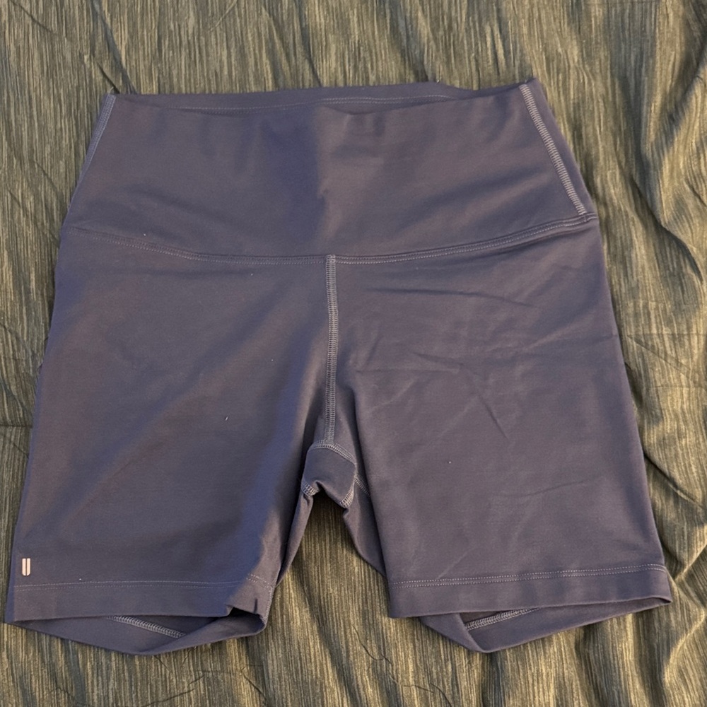 Nobull Medium Short